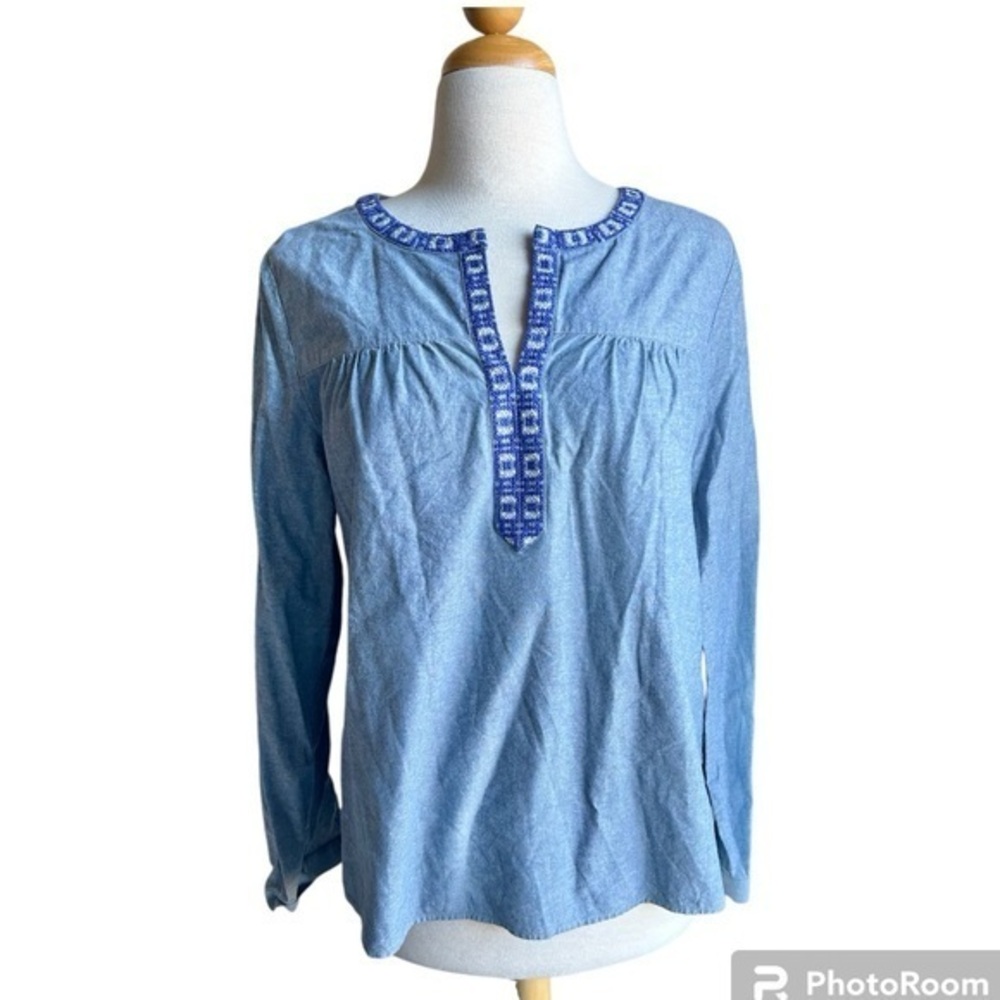 Vineyard Vines chambray embroidered long sleeve top medium